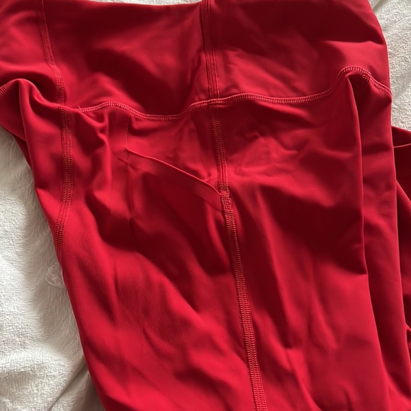 Lululemon pace rival crops - Picture 2 of 5